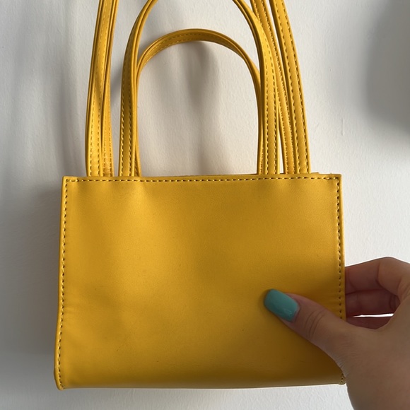 small yellow shopping bag - Picture 3 of 5
